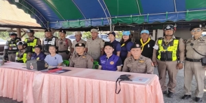 ผกก.ร่วมกิจกรรมจิตอาสาพัฒนารณรงค์ขับขี่ปลอดภัยแก่ประชาชนในการเดินทางช่วงเทศกาลสงกรานต์ 2569