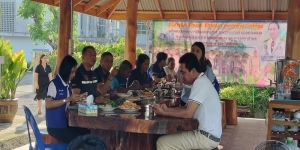 ผกก.ร่วมกิจกรรม Khuan Khanun morning coffee